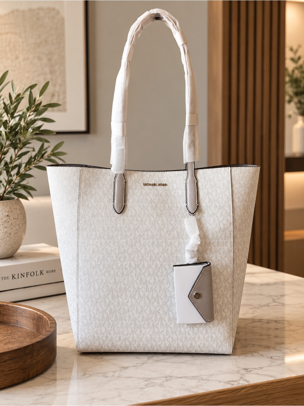 Michael Kors Vincent Large White Logo Tote Bag with Card Holder NWT